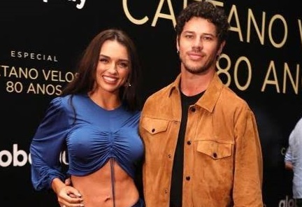 Rafa Kalimann e José Loreto vão a evento juntos e assumem namoro