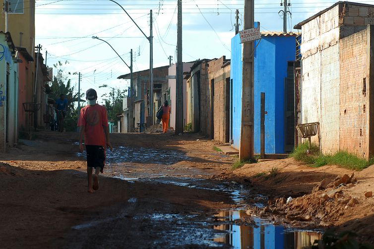 Pobreza chega a recorde de quase 20 milhões nas metrópoles brasileiras