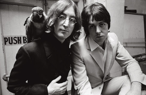 Carta raivosa de John Lennon para Paul McCartney vai a leilão