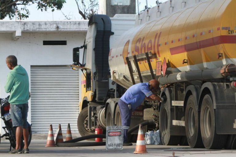 Petrobras reduz preço do diesel em R$ 0,22 nas refinarias