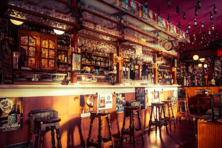 Roteiro de música ao vivo em bares e restaurantes