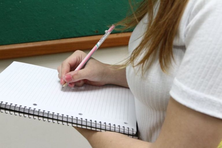 21 professores investigados por assédio sexual a estudantes