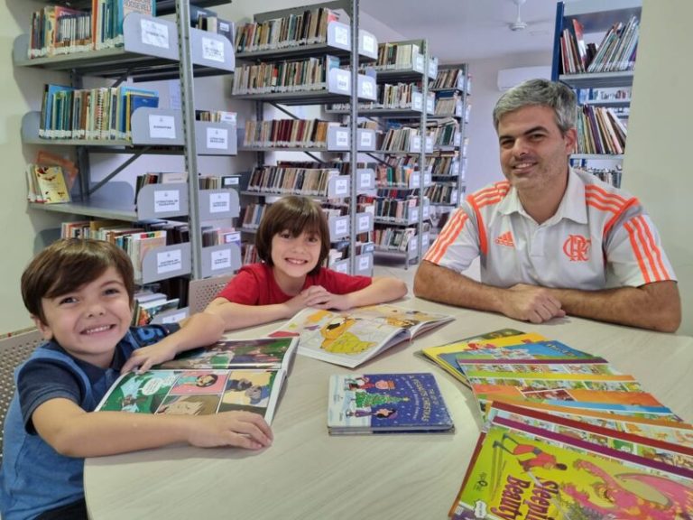 “Meu filho falou em russo aos 2 anos”, diz administrador