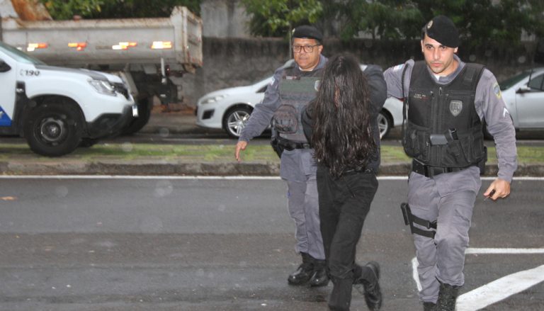 Decretado segredo de justiça em caso de ex-aluno que invadiu escola de Vitória