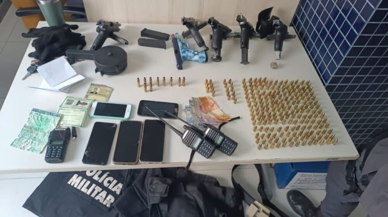 Traficantes invadiram casas para fugir da PM após troca de tiros em Vila Velha