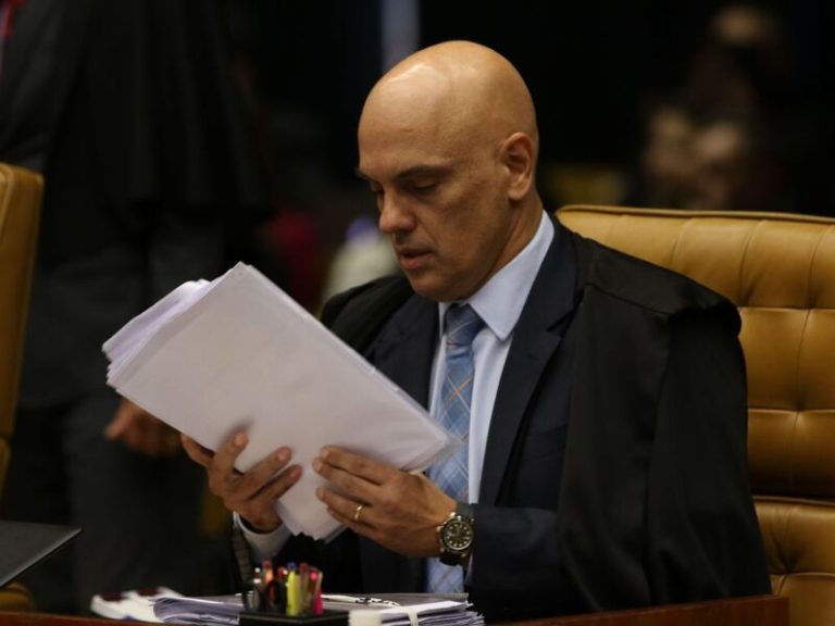Dados de candidatos são públicos, diz TSE