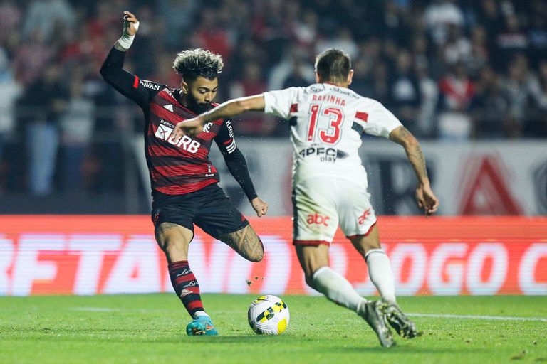 São Paulo e Flamengo iniciam no Morumbi duelo por final da Copa do Brasil