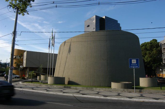 Denúncia por fraude em castração de animais em Vitória termina em bate-boca