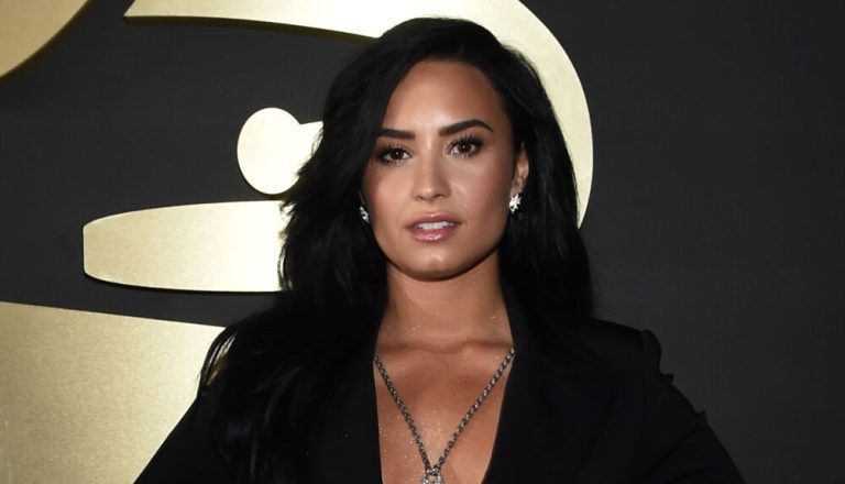 Demi Lovato relembra estupro na adolescência, quando era estrela da Disney