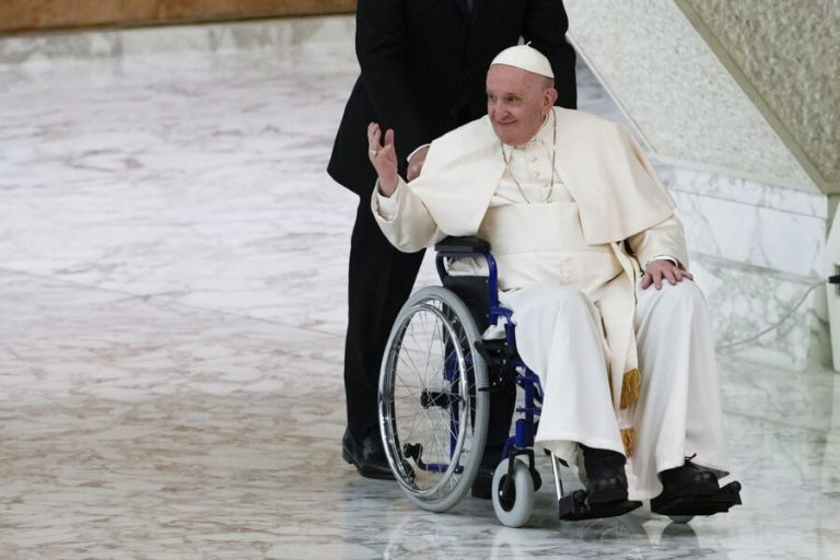 Novos cardeais reafirmam legado de reformas sob rumores de renúncia do papa
