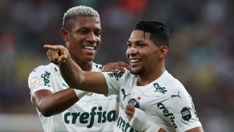 Palmeiras empata com Flu e segue com 8 pontos de liderança