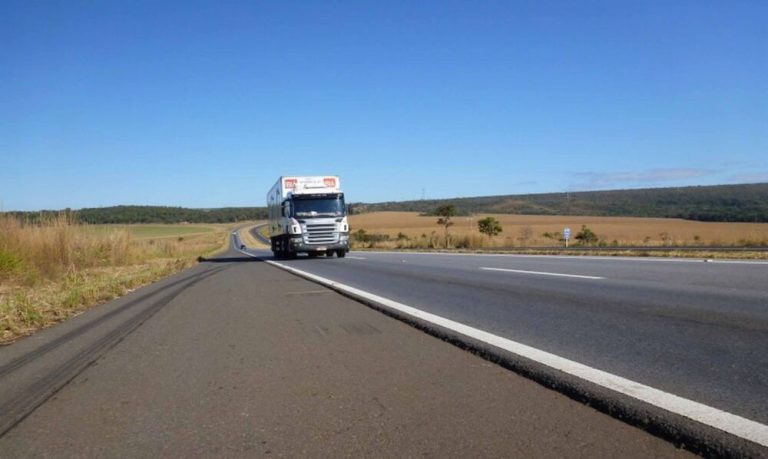 Prazo de autodeclaração para auxílio caminhoneiro termina nesta segunda