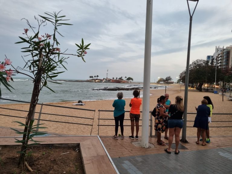 Mineiro de 56 anos morre ao entrar no mar em Guarapari