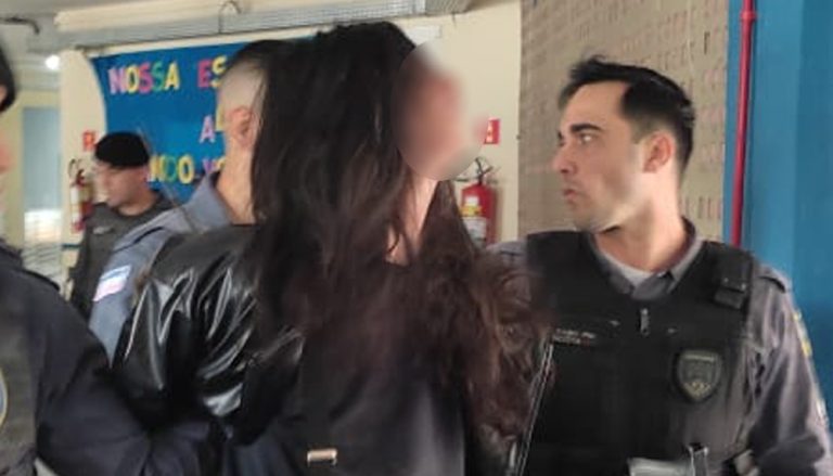 Invasão a escola: ex-aluno tentou entrar pelo portão da frente, mas foi barrado