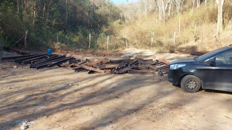 Operação recupera mais de 10 toneladas de trilhos de trem no ES