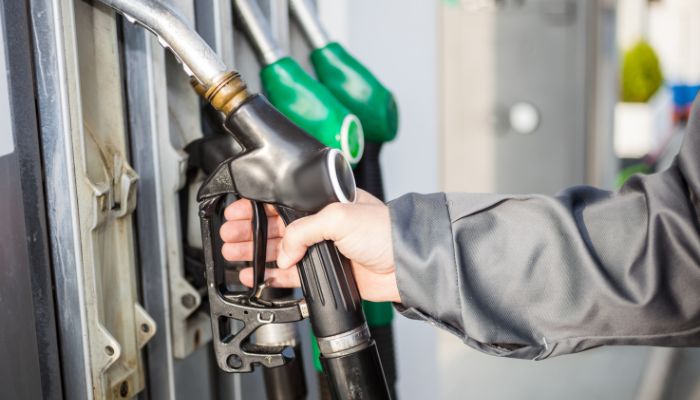 Frentista contrata hackers e desvia R$ 88 mil de posto de gasolina no ES