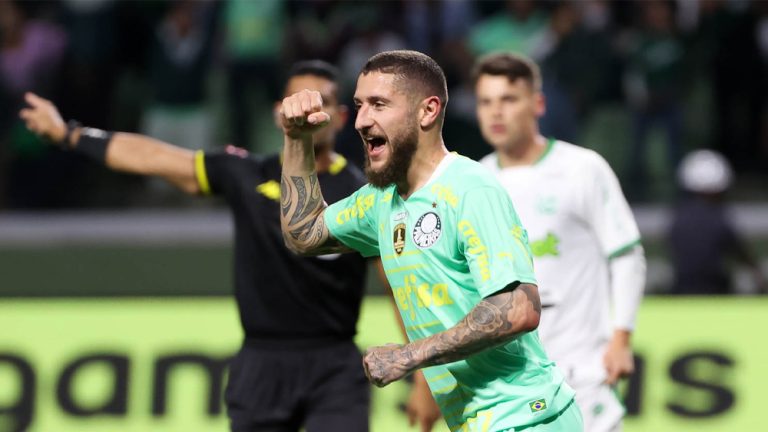 Líder Palmeiras sofre, mas supera Juventude e encerra jejum no Brasileirão