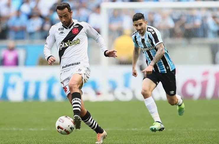 Na reestreia de Renato Gaúcho, Grêmio vira sobre o Vasco e cola no Bahia