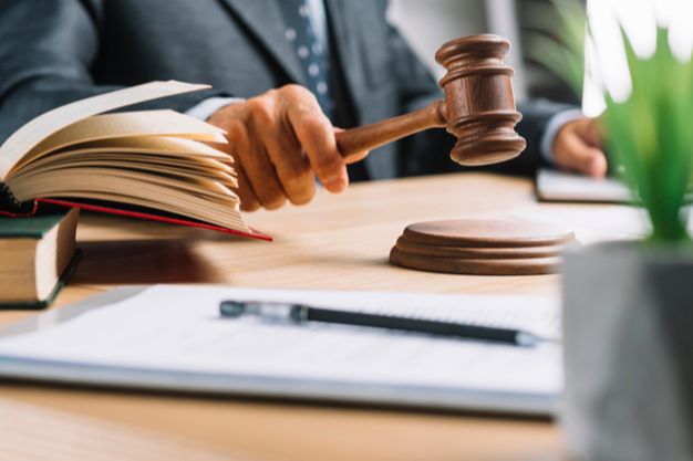 Adolescente é condenada a pagar R$ 778 mil por matar estuprador nos EUA
