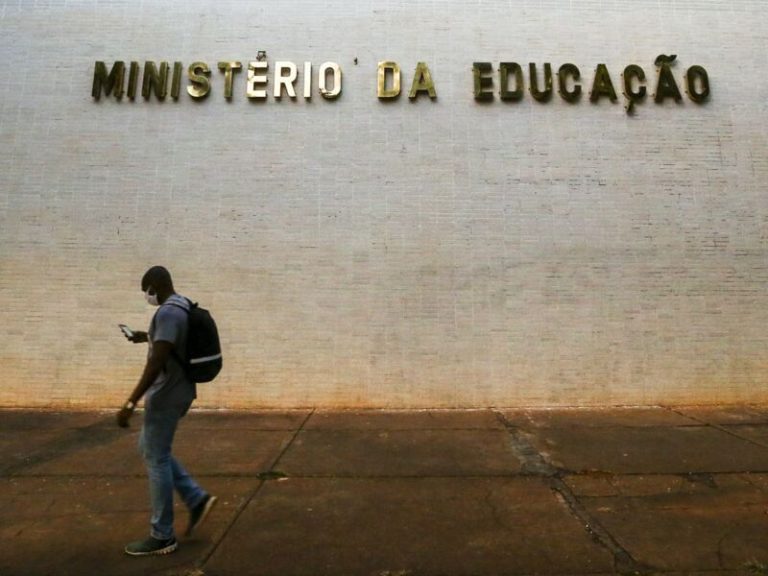 Selecionados na 2ª chamada têm até hoje para comprovar dados