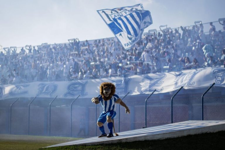 Atlético-MG não empolga, perde para Avaí e segue fora do G6
