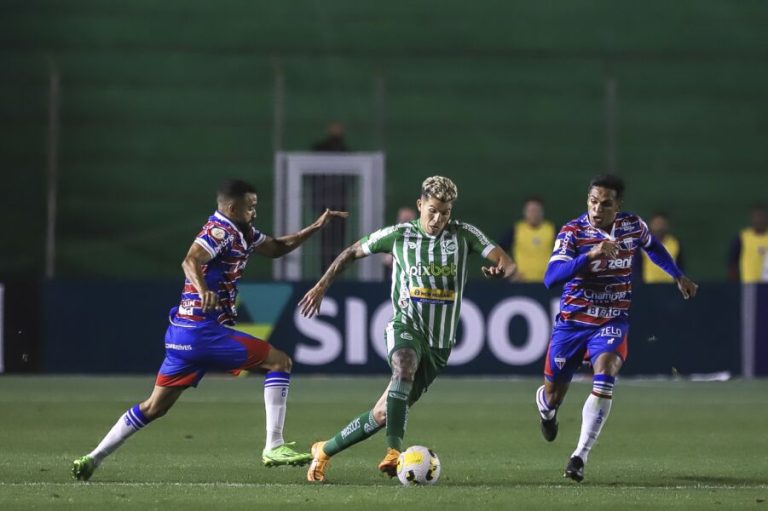 Após gol contra de Paulo Miranda, Juventude marca e empata com Fortaleza