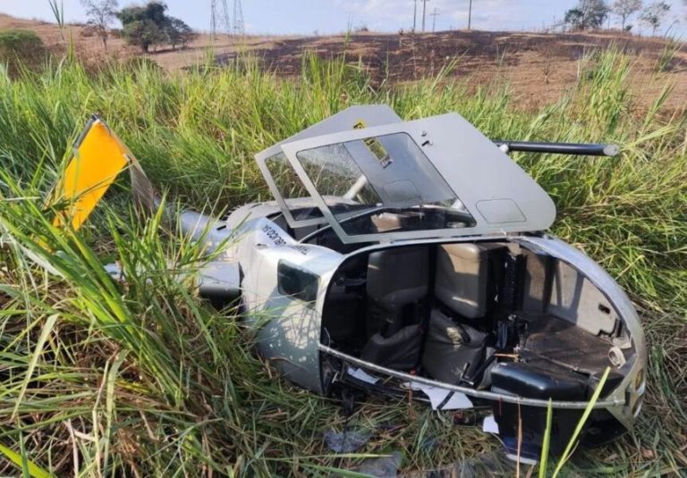 Helicóptero com deputado federal e vice-prefeito cai após atingir rede elétrica