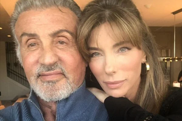 Sylvester Stallone e Jennifer Flavin reatam casamento, diz revista
