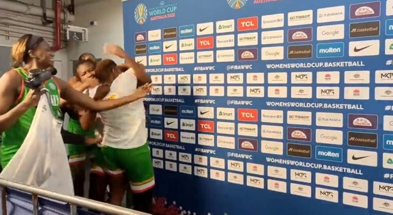 Jogadoras trocam socos após jogo da Copa do Mundo de basquete