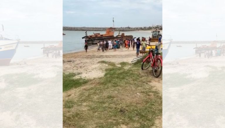 Pintor morre após barco tombar sobre ele em praia do ES