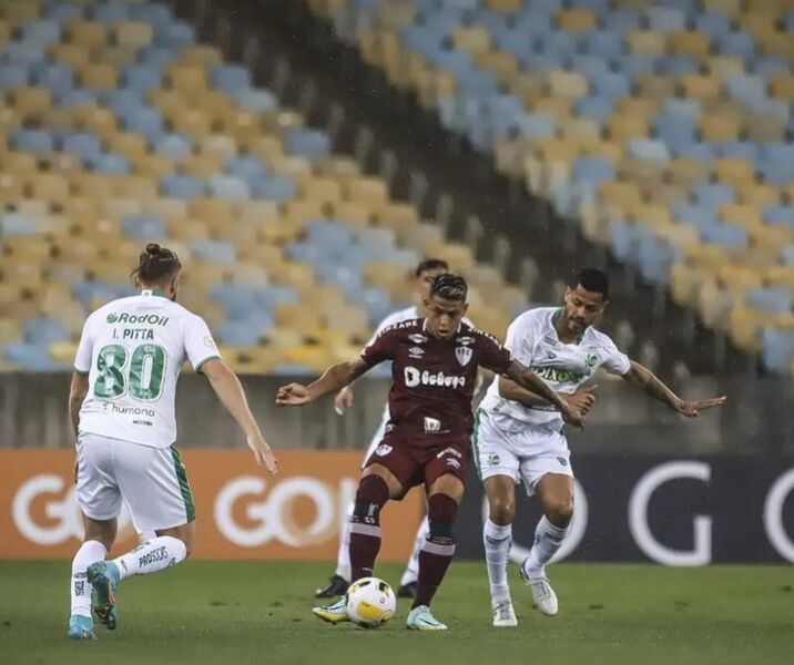 Fluminense passa fácil pelo lanterna Juventude e mantém vivo o sonho do título