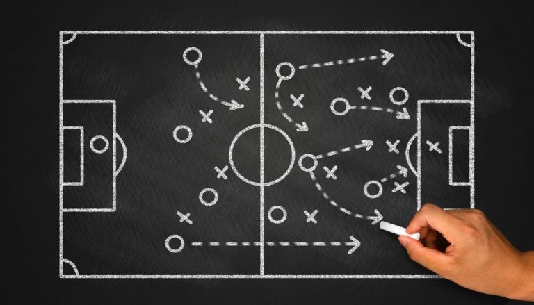 Técnico é denunciado por assédio sexual a jogadoras de futebol