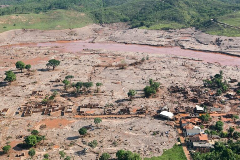 Justiça determina retomada de pagamentos a atingidos pela tragédia de Mariana
