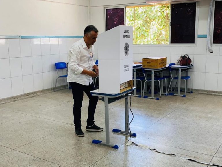 Candidato Audifax vota na Serra. “Que seja feita a vontade de Deus”