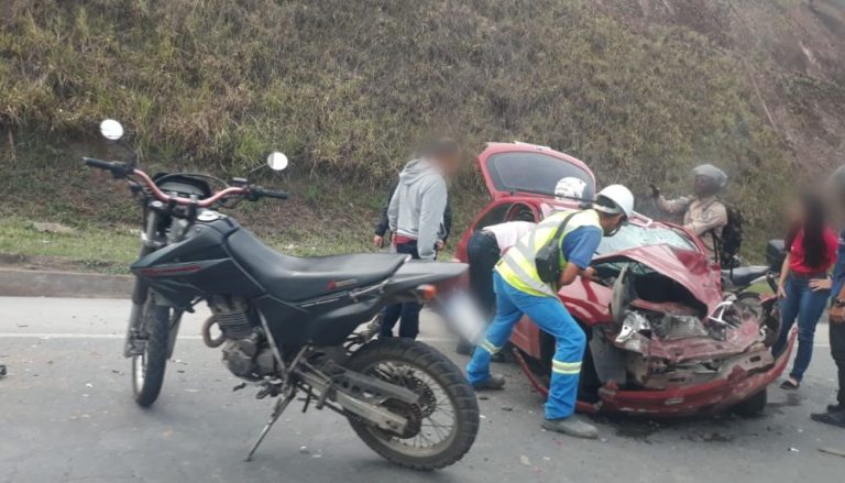 Acidente na Rodovia do Contorno deixa uma pessoa ferida