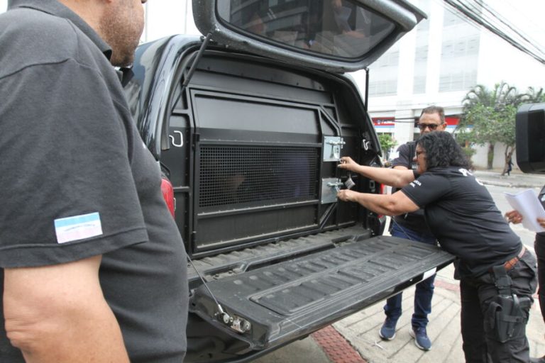 Organização movimentou cerca de R$ 5 milhões com tráfico internacional de drogas