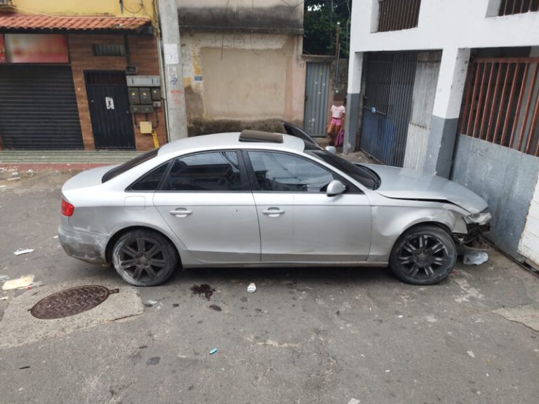 Perseguição por bairros de Vitória termina com três presos e policial ferido