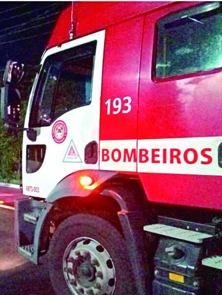 Incêndio atinge quatro lojas em Colatina