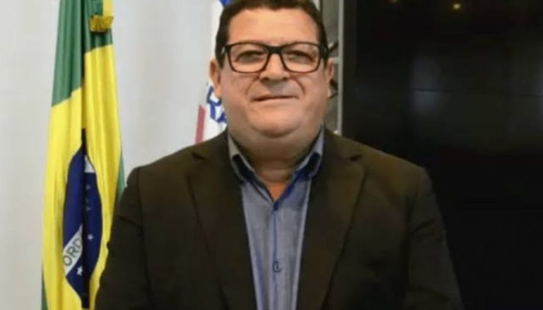 TRF determina retorno de prefeito do ES ao cargo após suspeita de corrupção