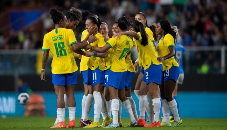 Seleção feminina de futebol derrota Itália em amistoso em Gênova