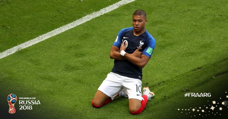 Projeto oferecido a Mbappé pelo PSG incluía saída de Neymar, diz jornal