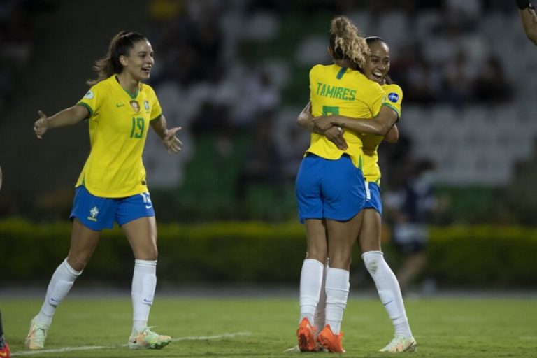 Com Brasil em 9º, Fifa atualiza ranking feminino e potes do sorteio da Copa