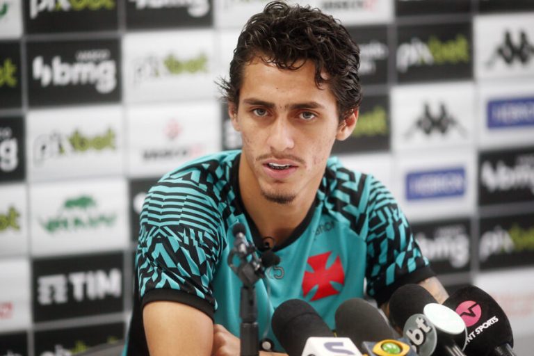 Cria do Vasco sonha com títulos e retorno à Série A