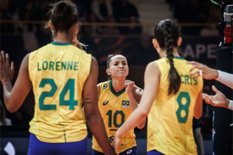 Brasil desafia invicta e atual campeã Sérvia por inédito título mundial de Vôlei