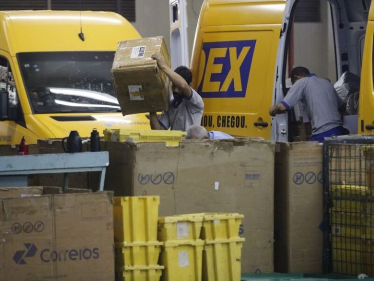 Correios vão leiloar 41 mil itens, de piscinas a roupas íntimas