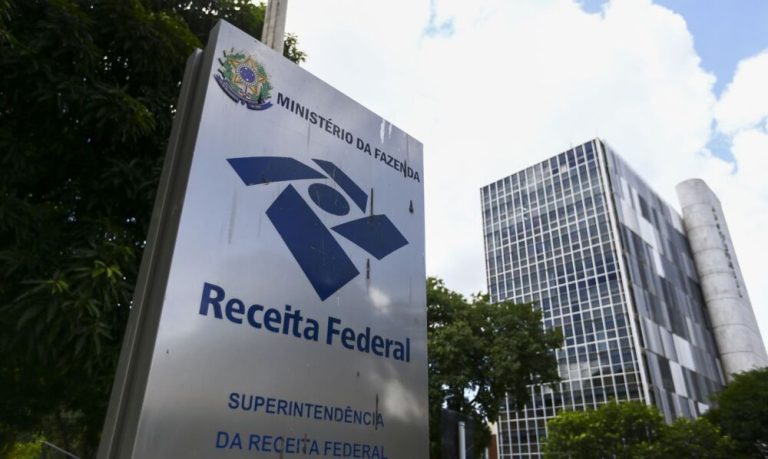 Leilão da Receita Federal tem celulares por menos de R$ 1.000