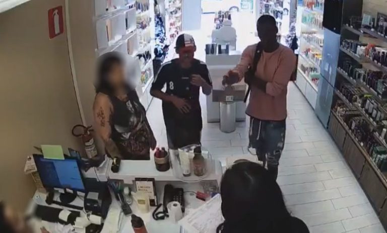 Ladrão dá “boa tarde” e acalma vítimas em assalto. Confira diálogo