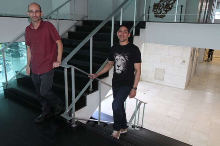 Ciência aponta benefícios de subir e descer escadas para a saúde