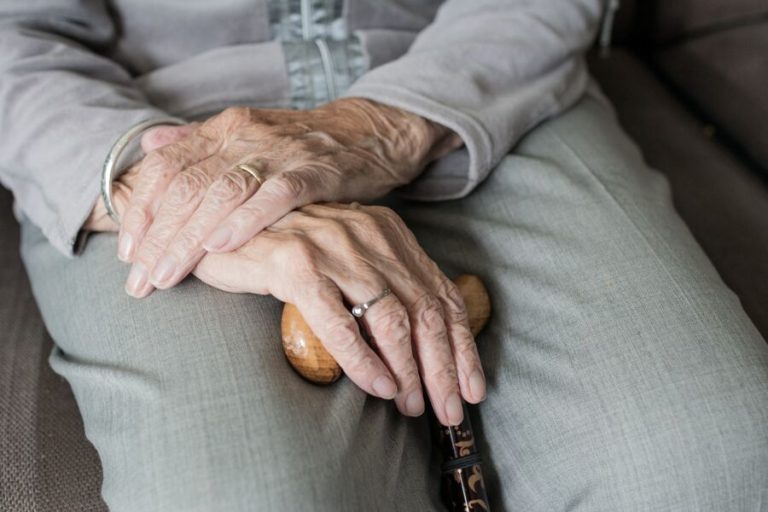ES: Pela primeira vez, casas de repouso não registram mortes e casos de covid-19
