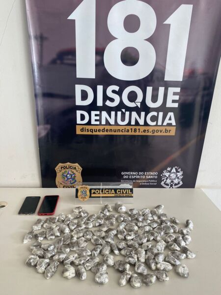 Casal é preso ao sair de casa para entregar drogas no ES